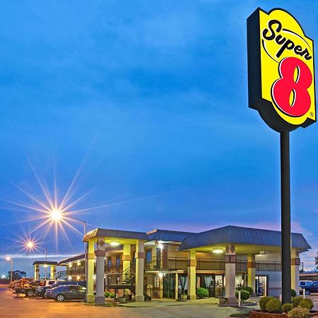 Super 8 By Wyndham Shawnee Hotel Exterior foto
