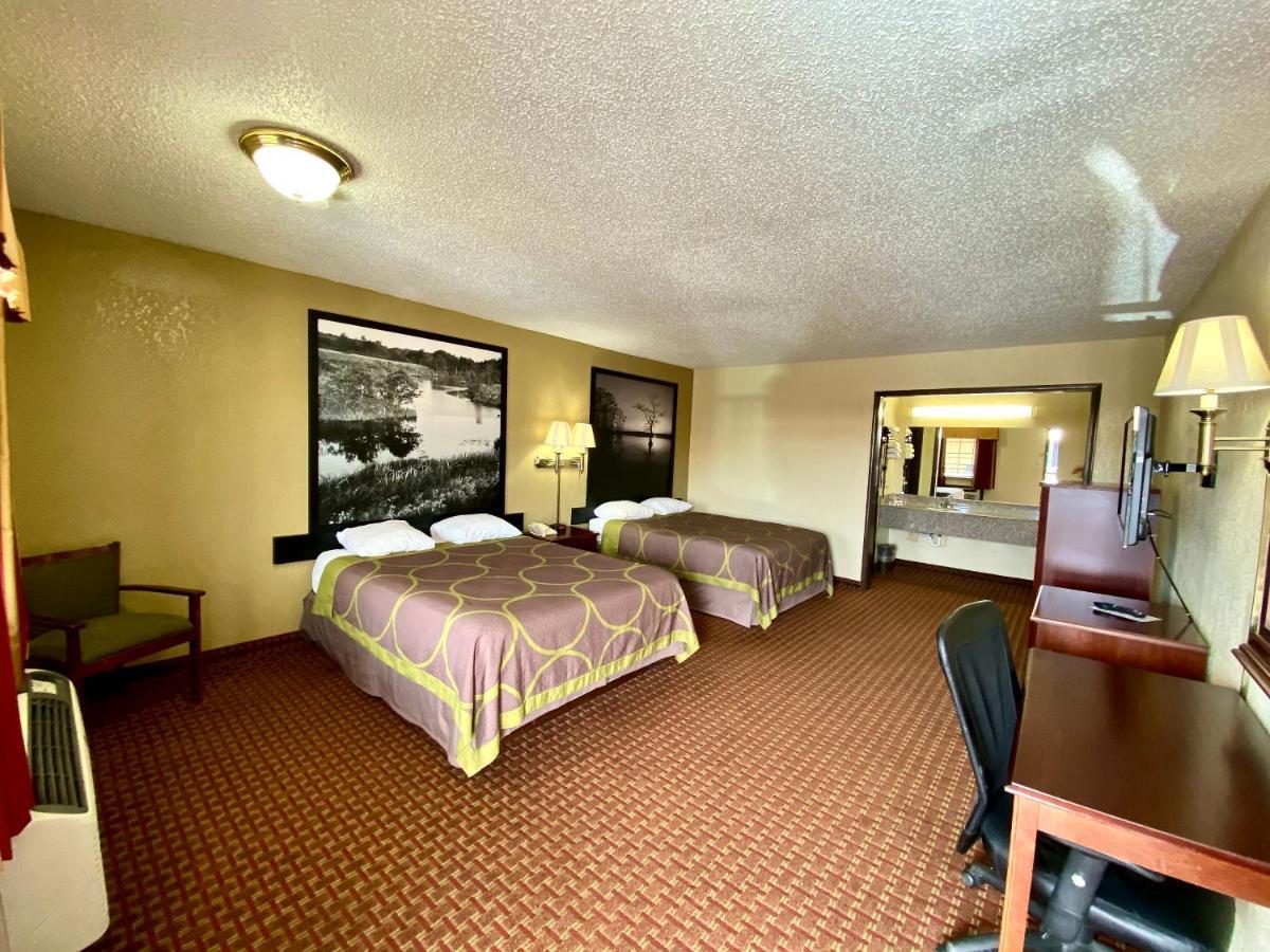 Super 8 By Wyndham Shawnee Hotel Exterior foto